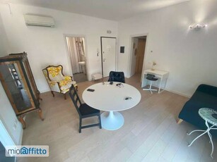 Bilocale arredato con terrazzo Padova