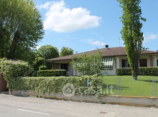 Casa Bi/Trifamiliare in Vendita in Strada Bagnacana a Traversetolo