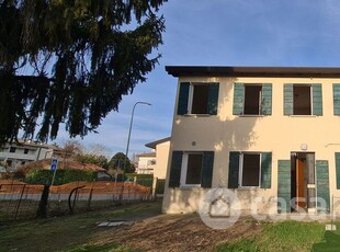 Casa Bi/Trifamiliare in Vendita in Via Luneo a Spinea