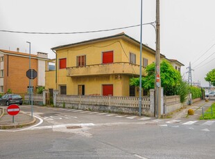 Casa indipendente in vendita a Pontedera