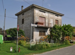 Casa indipendente in Vendita in Strada Altocò a Roccabianca