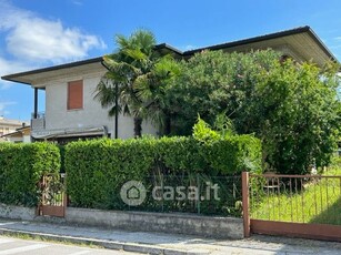 Casa indipendente in Vendita in Via Astronauti a Nove