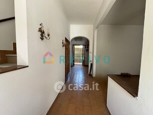 Casa indipendente in Vendita in Via Francesco Zambeccari a Firenze