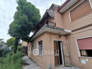 Casa indipendente in Vendita in Via L. C. Farini a Venezia