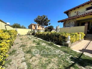 Casa indipendente in Vendita in Via Montemarzino 146 a Roma