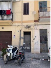Casa indipendente in Vendita in Via Regina Bianca 8 a Palermo