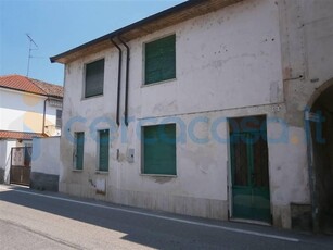 Casa singola da ristrutturare in vendita a Mortara