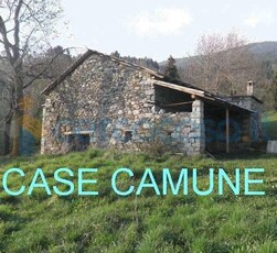 Casa singola da ristrutturare, in vendita in Cevo, Cevo