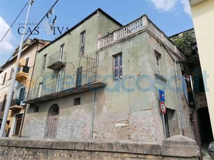 Casa singola da ristrutturare, in vendita in Via Serafino Balestra 7, Monsampolo Del Tronto