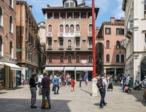 Locale commerciale in vendita a Venezia