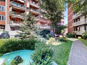 Monolocale in Affitto a Milano, zona Lorenteggio, 850€, 25 m², arredato