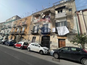 Monolocale in Vendita a Napoli, zona San Giovanni a Teduccio, 35'000€, 30 m²