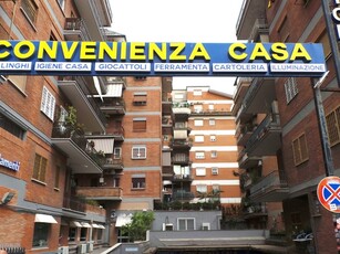 Negozio in Vendita a Roma, 1'050'000€, 1032 m²