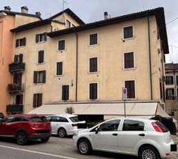 Negozio/Locale commerciale in Vendita in Interrato dell'Acqua Morta 40 a Verona