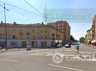 Negozio/Locale commerciale in Vendita in Piazzale Santa Croce a Parma