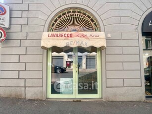 Negozio/Locale commerciale in Vendita in Via Senese 30 R a Firenze