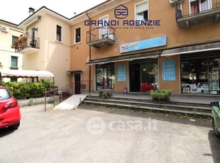 Negozio/Locale commerciale in Vendita in Viale Giacomo Matteotti a Salsomaggiore Terme