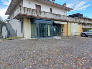 Negozio / Locale in vendita a Lugagnano Val D'Arda
