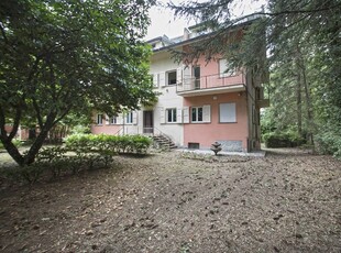 Palazzo in Strada Montefogliano, Viterbo, con box, 576 m² in vendita