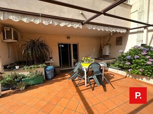 Quadrilocale in Vendita a Caserta, zona San Benedetto, 165'000€, 120 m²