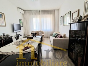 Quadrilocale in Vendita a Pescara, zona Centro, 234'000€, 122 m²