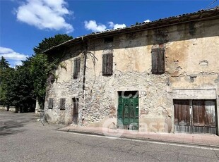 Rustico/Casale in Vendita in Piazza Ubaldi Nello 5 a Felino