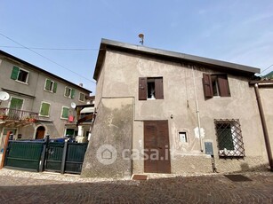 Rustico/Casale in Vendita in Via Don Cesare Scala a Brentino Belluno