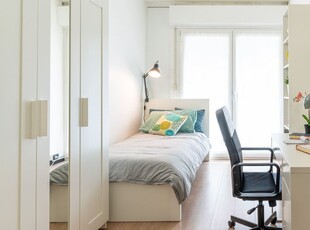 Stanze in affitto in un appartamento con 4 camere da letto a Trento
