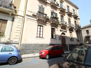 Trilocale arredato in affitto a Catania