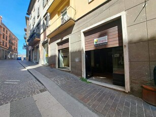 Vendita Negozio, in zona CENTRO, VITERBO