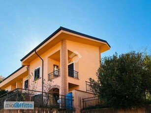 Villa a schiera arredata Rende