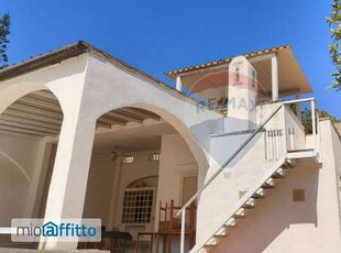 Villa arredata con terrazzo Ostuni costa