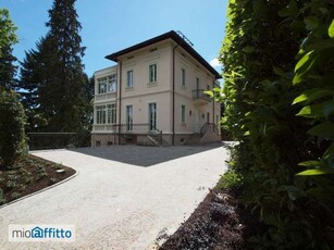 Villa arredata con terrazzo Varese