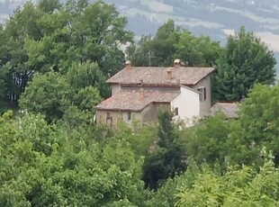 Villa con giardino a Montese