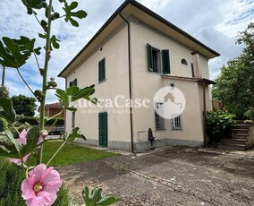 Villa con giardino, Montecarlo san giuseppe