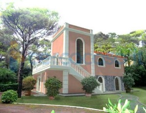 Villa da ristrutturare in vendita a Livorno