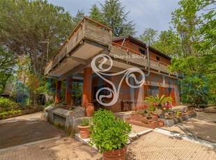Villa da ristrutturare, in vendita in Via Monte Po 48, Pedara