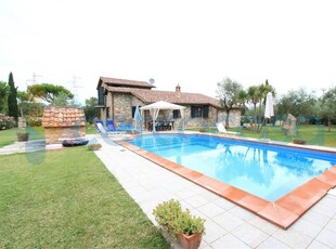 Villa in ottime condizioni in vendita a Castiglione Del Lago