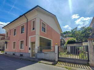 Villa in vendita a Cairo Montenotte