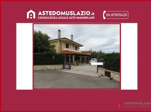Villa in Vendita a Formia Via Provinciale Ausonia Penitro