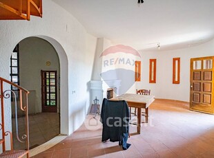 Villa in Vendita in Via degli Oleandri 23 a Pedara