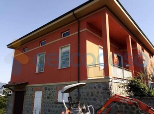 Villa in vendita in Gragnanella, Castelnuovo Di Garfagnana