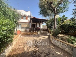 Villa in Vendita in Via del Sole a Mola di Bari