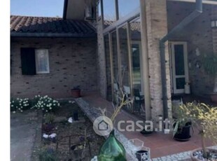 Villa in Vendita in Via Don Sante Ferronato 49 a Pianiga