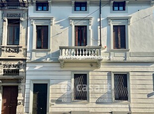 Villa in Vendita in Via Gerolamo Frescobaldi a Milano