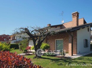 Villa in Vendita in Via Leon Battista Alberti a Eraclea