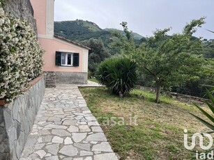 Villa in Vendita in Via Monti D'Orecchia a Genova