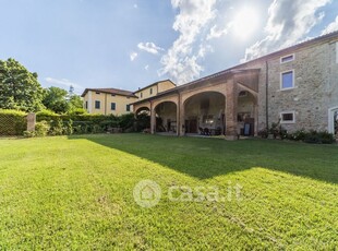 Villa in Vendita in Via Nazionale Lemignano a Collecchio