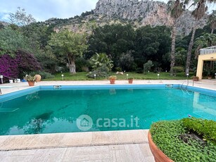 Villa in Vendita in Viale Margherita di Savoia 99 a Palermo