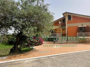 villa indipendente in vendita a Sant'Angelo a Scala